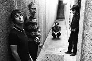 Фотовыставка Oasis была отложена в Манчестере
