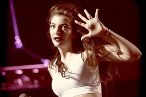 Lorde записала новый сингл вместе с продюсером Полом Эпвортом