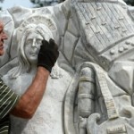 В Алтайском крае установили единственный в мире памятник из мрамора, посвященный Джону Леннону