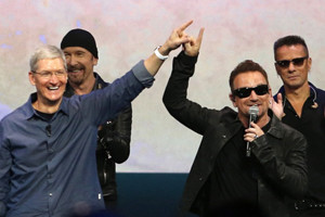 Группа U2 представила новый альбом на презентации смартфона iPhone 6