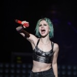 Хейли Уильямс из Paramore выступила вместе с New Found Glory
