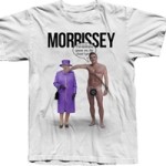 Моррисси выпустил футболки, на которых он изображен голым рядом с королевой