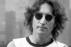 Волосы Джона Леннона уйдут с молотка