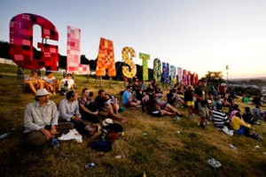 Фестиваль Glastonbury выпустит благотворительный live-альбом