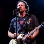 Нил Янг введет в Зал Славы Рок-н-Ролла группу Pearl Jam
