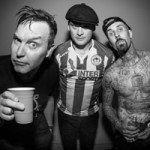 Blink-182 сообщили дату релиза расширенной версии альбома California