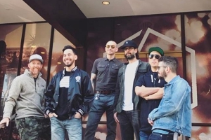 Linkin Park побили рекорды чартов США после смерти Честера Беннингтона