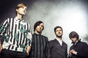 Cut Copy выпустили видео Standing In The Middle Of The Field