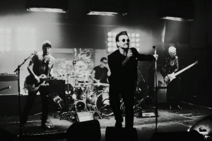 U2 выпустили клип на сингл The Blackout
