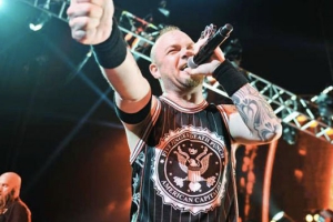 Five Finger Death Punch презентовали клип Gone Away