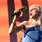 Paramore исполнили кавер на песню Heart Of Glass группы Blondie