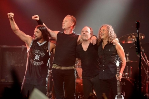 Участники группы Metallica пожертвовали 17500 долларов в фонд помощи бездомным Барселоны