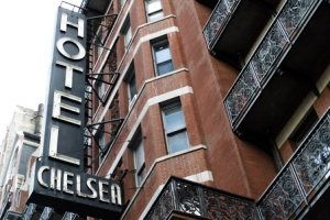 Двери номеров отеля Челси были проданы с молотка