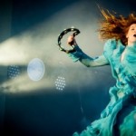 Florence + The Machine презентовали клип на новый трек Sky Full of Song